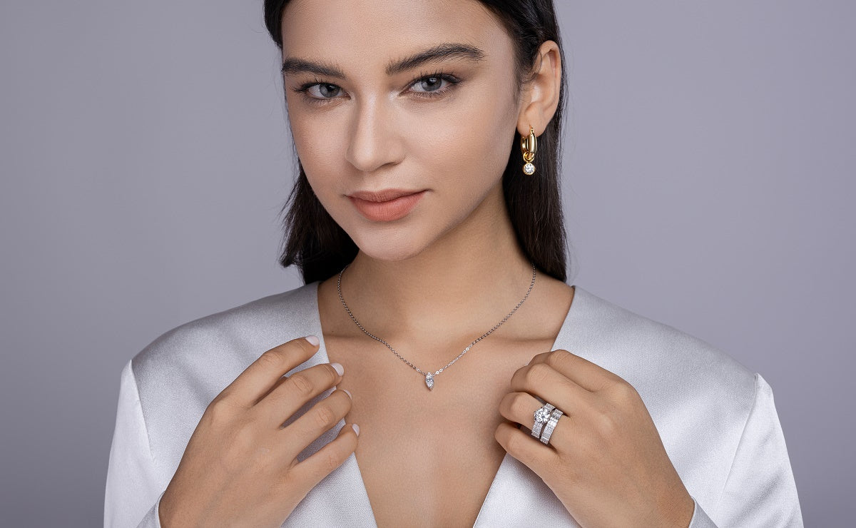 A Fashionable And Luxurious Jewelry Piece Set With 3-carat Moissanite S925 Sterling Silver And Platinum-plated Diamond